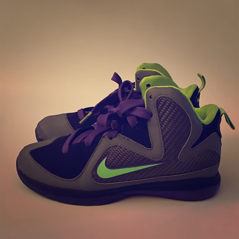 Nike Lebron 9 GS Grey – Volt – Purple Size 2Youth